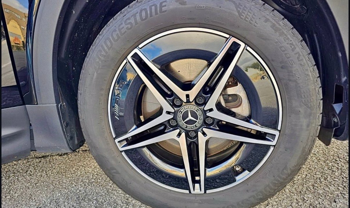 Mercedes-Benz EQB 12