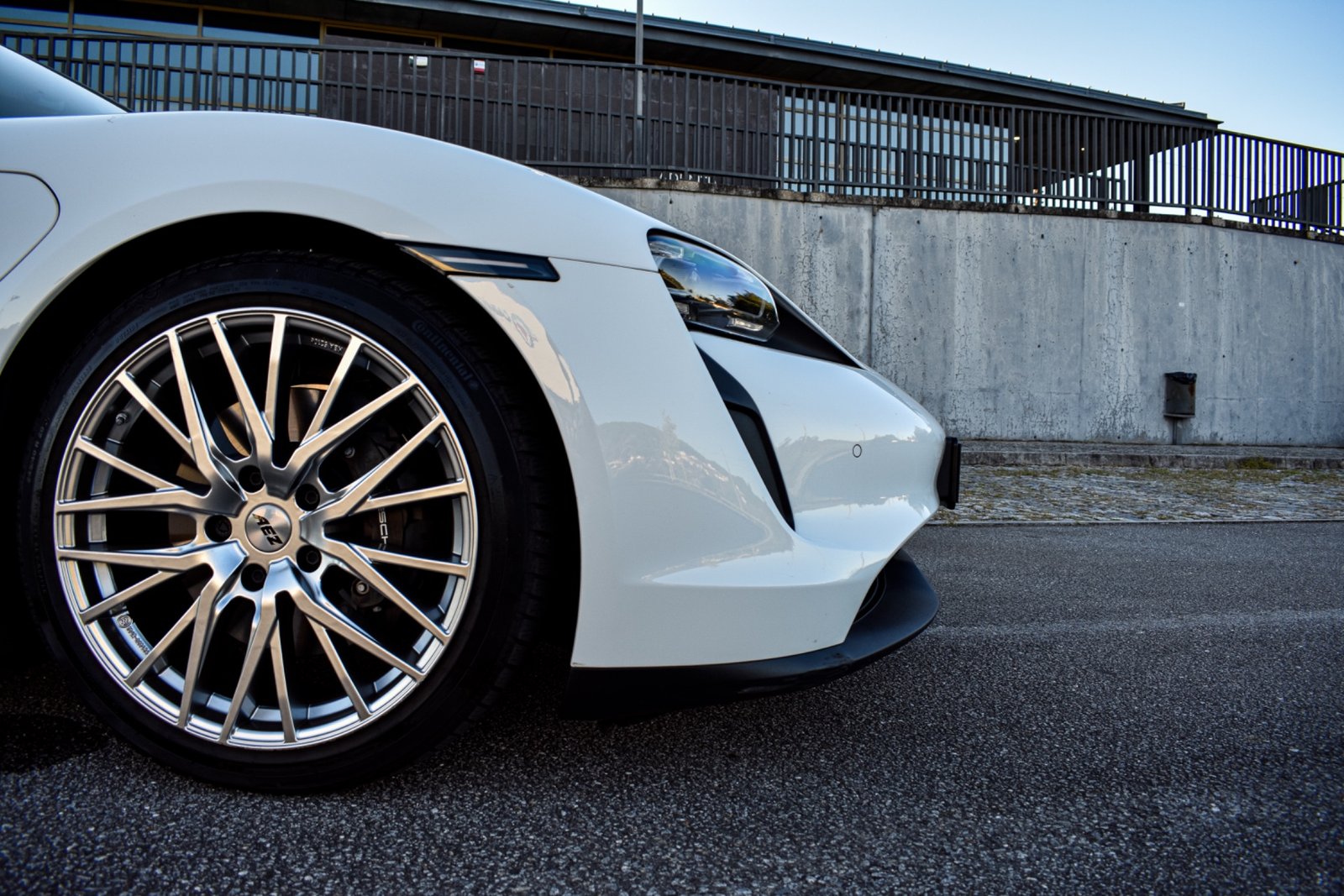 Porsche Taycan 6